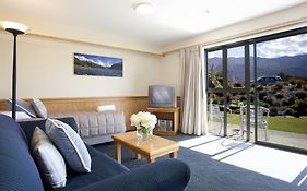 Clearbrook Motel & Serviced Apartments